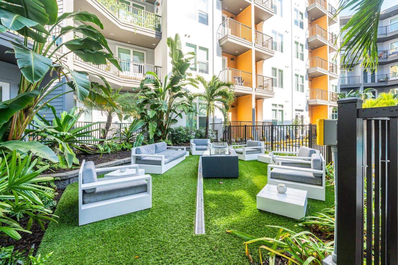 Central Avenue 2 Bed Mins From Tropicana Field Sint-Petersburg Buitenkant foto
